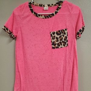 Women's pink tee